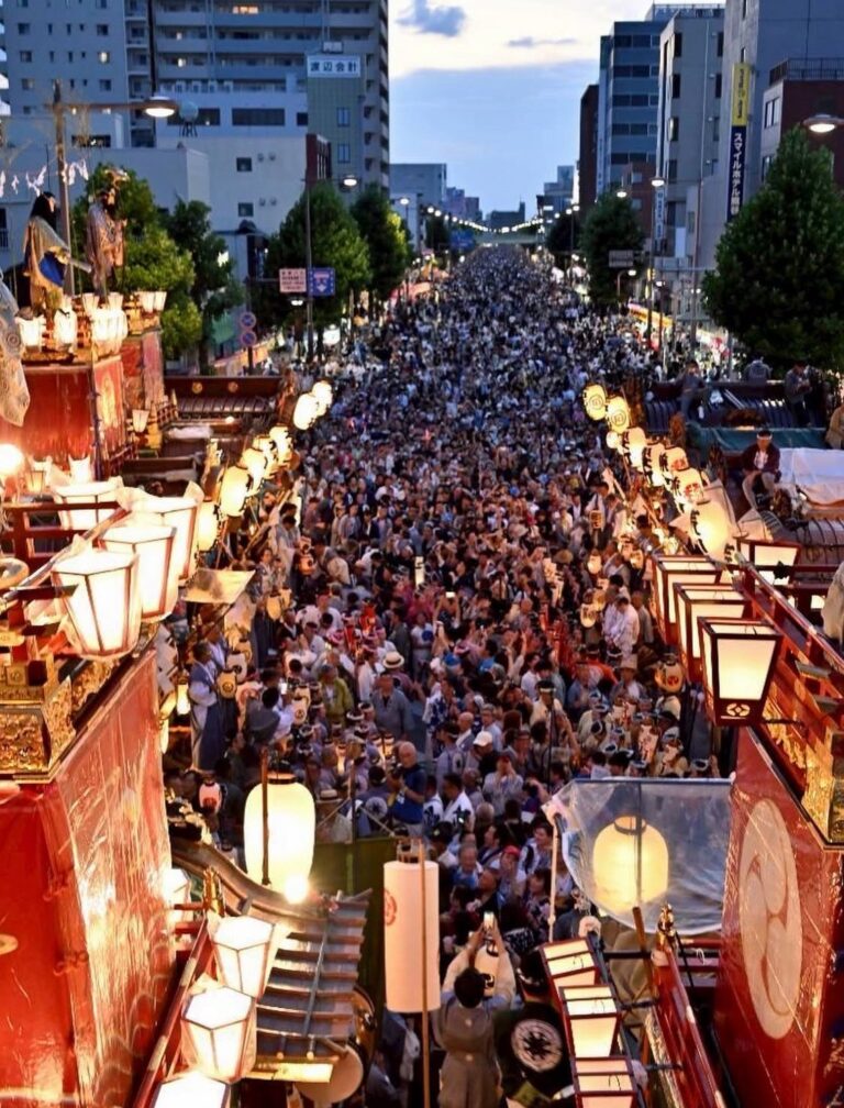 關東地區盛大的傳統夏季祭典—熊谷市「團扇祭」盛況