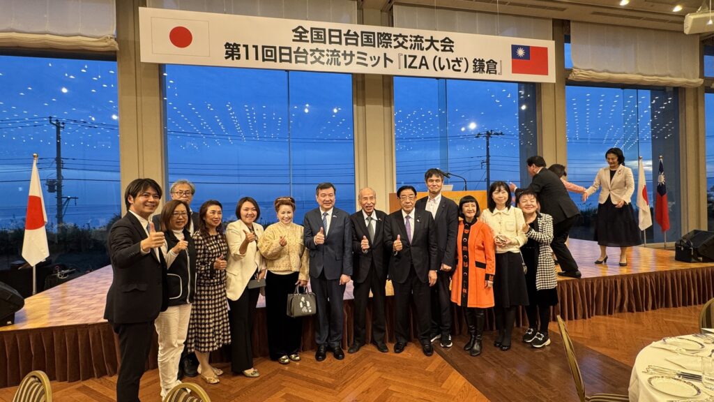 僑會各屆會長参加