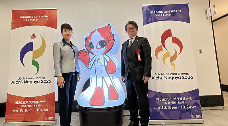 名古屋市議員藤田和秀(右)