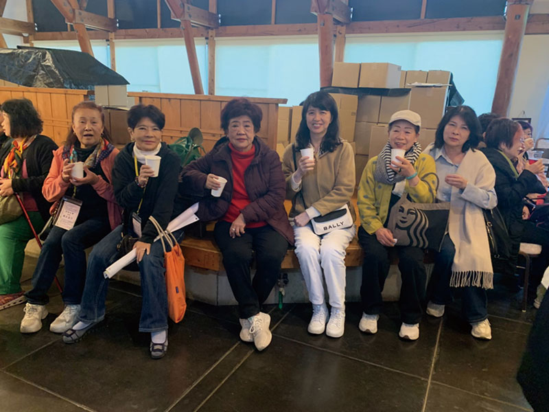 左起；瀧澤菜子、卓綉瑛、葉惠文、里見瑞瑛、黃寶燕、胡富英 (兔田酒莊內)