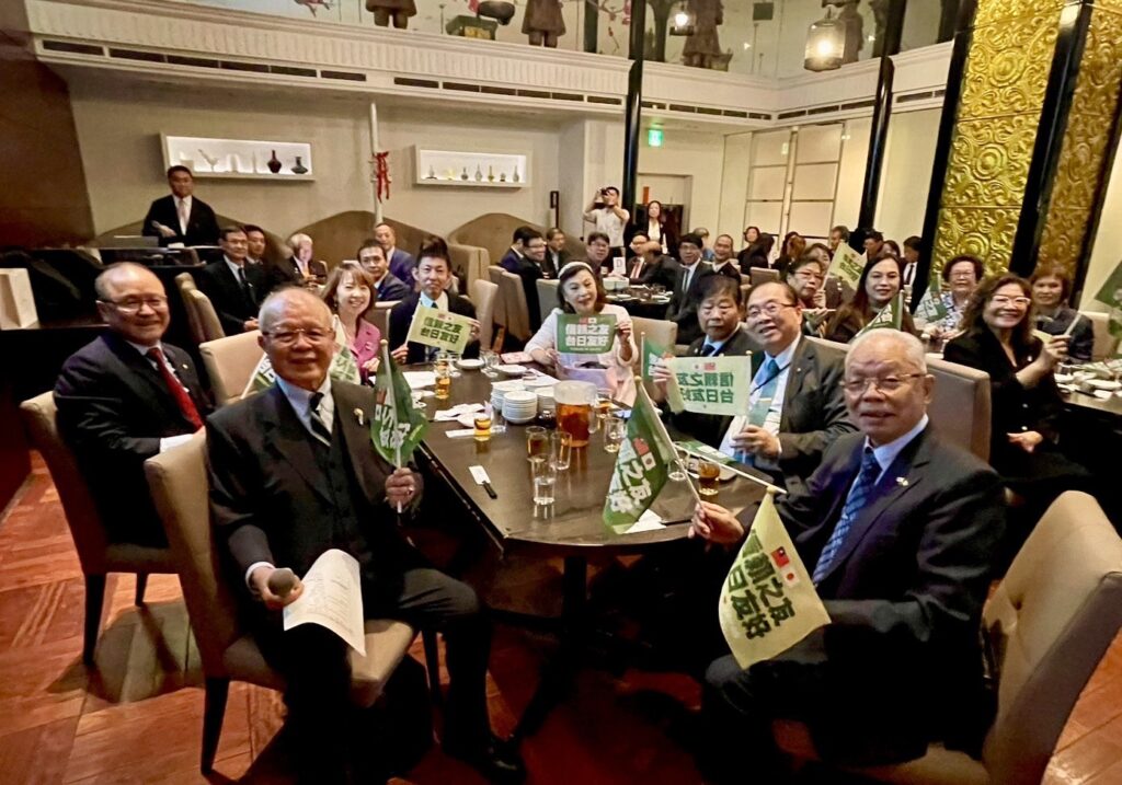 関西僑界設宴歡迎「信賴台灣之友會」訪日