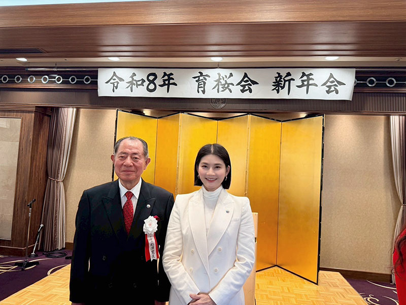 右:育桜会松沢寛文理事長