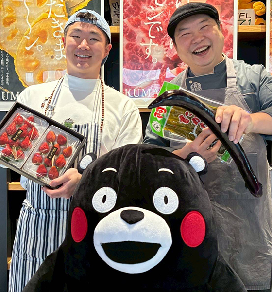 左:デザイン担当ヨシさん 右:吉祥天邱任遠店長