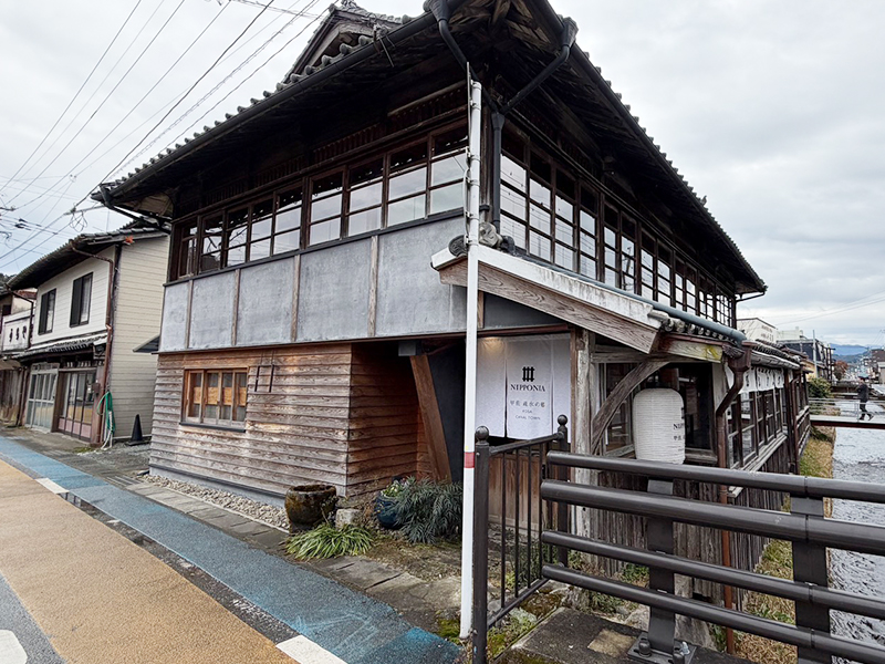 若い人運営した旅館