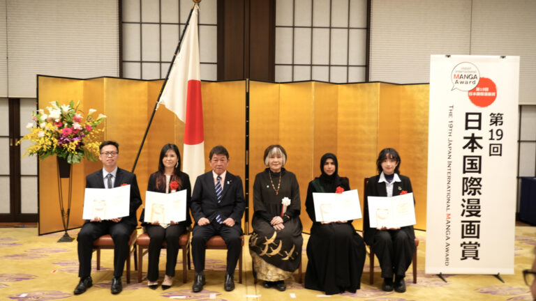 《山間料理人》日本國際漫畫獎奪銀　臺灣漫畫家南南日閃耀東京