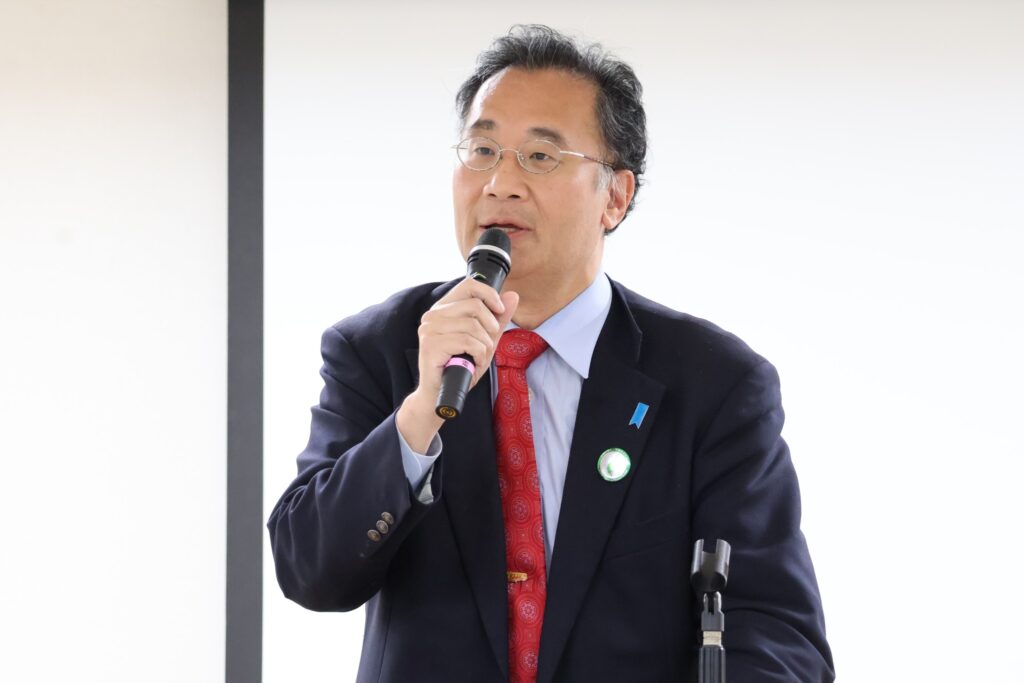 山本閉留巳