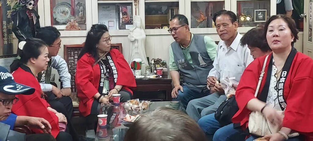 右後:北港朝天宮何宗霖總幹事