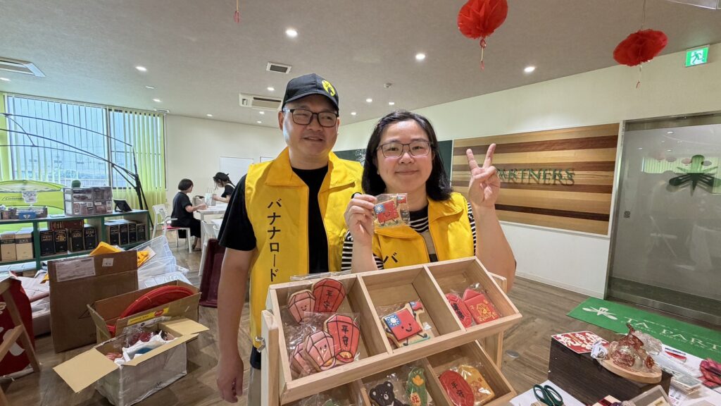 主催者LULUさん(右)とご主人